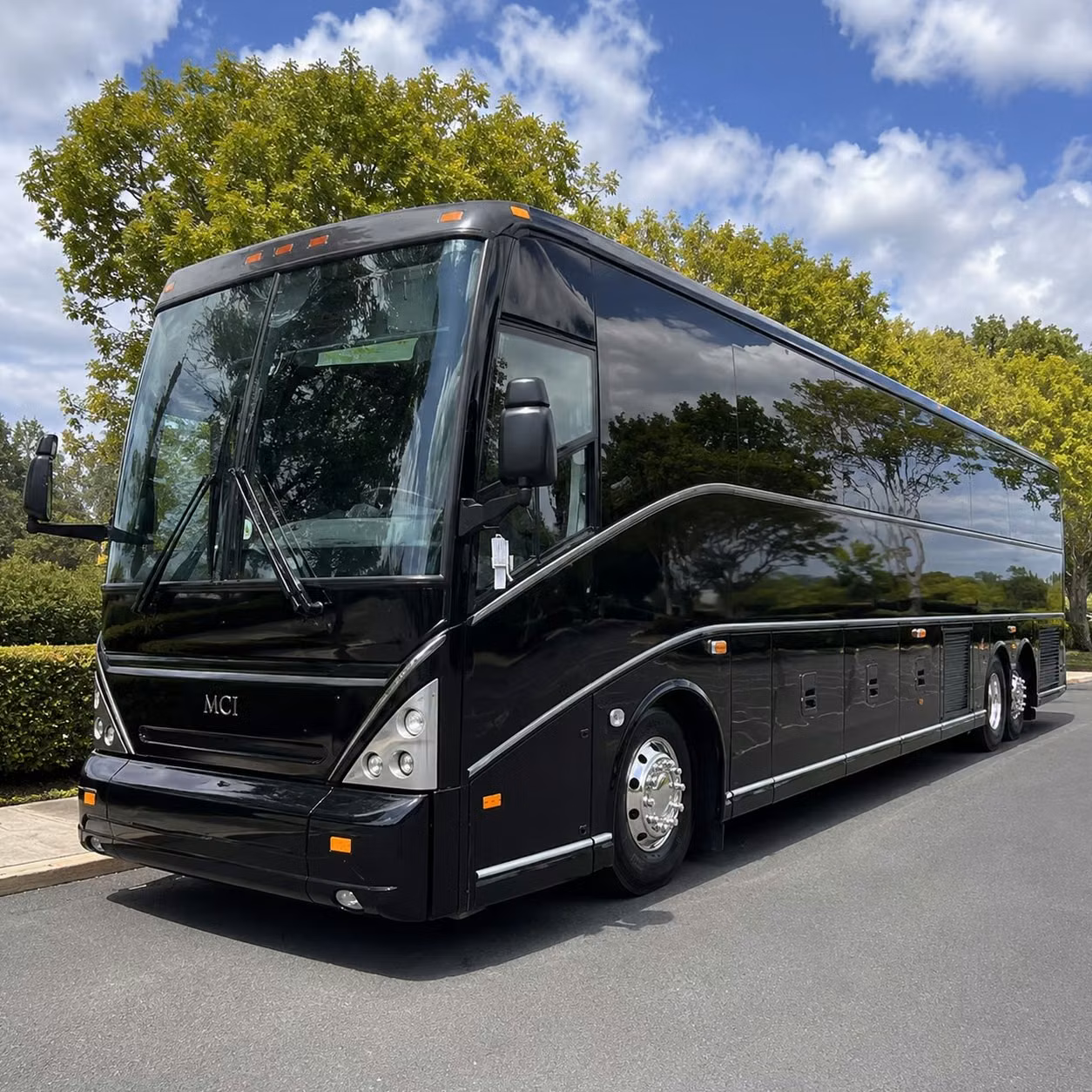 charter bus transportation for large concert groups heading to playhouse square